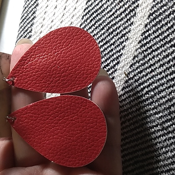 1.5 x 3 inches punched fake leather Christmas earrings in Red w Candy Cane - Picture 4 of 4